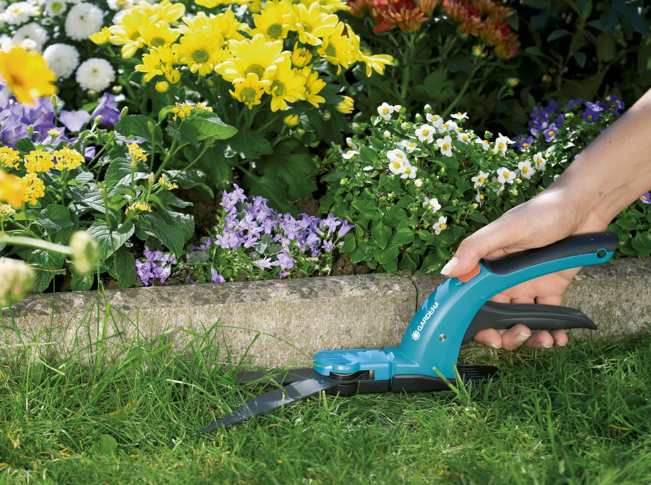 GARDENA Cisaille à gazon Comfort: cisailles de haute qualité avec lame de coupe dentelée, revêtement anti-adhésif, patin pour une hauteur de coupe constante, forme de poignée ergonomique (8733-20)