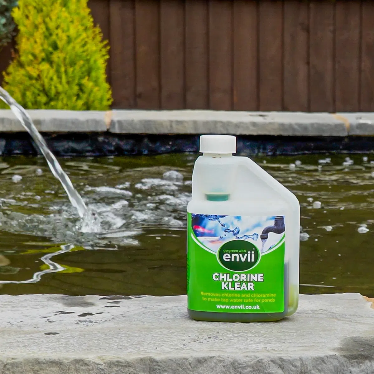 Envii Chlorine Klear - Déchlorateur d'eau de Bassin - Conditionneur d'eau Bassin - Dissolvant de Chlore - Traite 12 500L