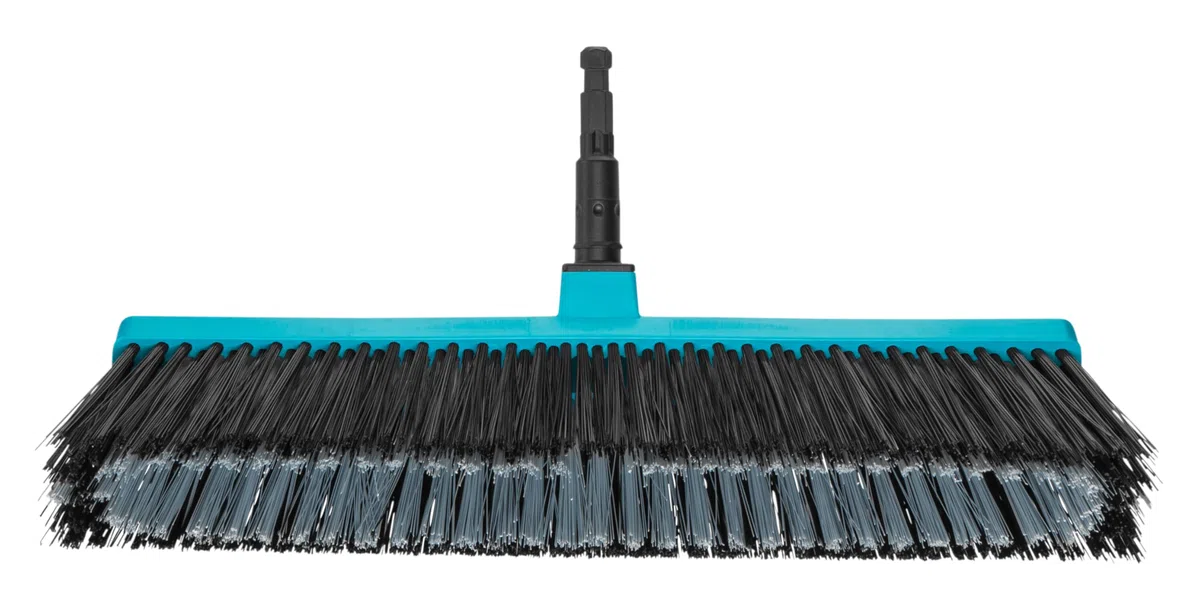 Balai de cantonnier Combisystem de Gardena : Balai Robuste pour Le Jardin et Les chemins Autour de la Maison, Largeur de Travail 45 cm, Poils Souples en polypropylène (3622-20)