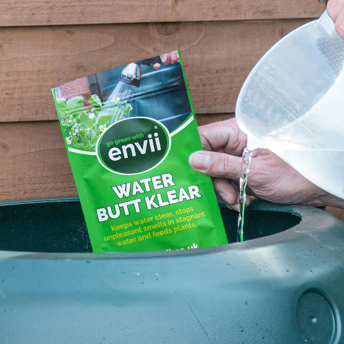 Envii Water Butt Klear - Traitement Eau de Pluie - Nettoyant pour Réservoir et Barril d'eau - Nourrit Les Plantes et Prévient Les Algues