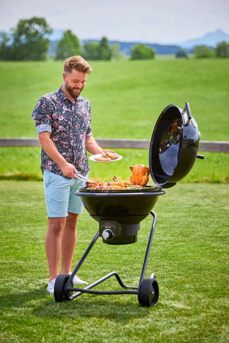RÖSLE Rôtissoire de Poulet, Insert de Haute Qualité pour la Préparation de Poulet ou de Canard, Grill et Four, avec Récipient à Marinade, Acier Inoxydable 18/10, Va au Lave-Vaisselle