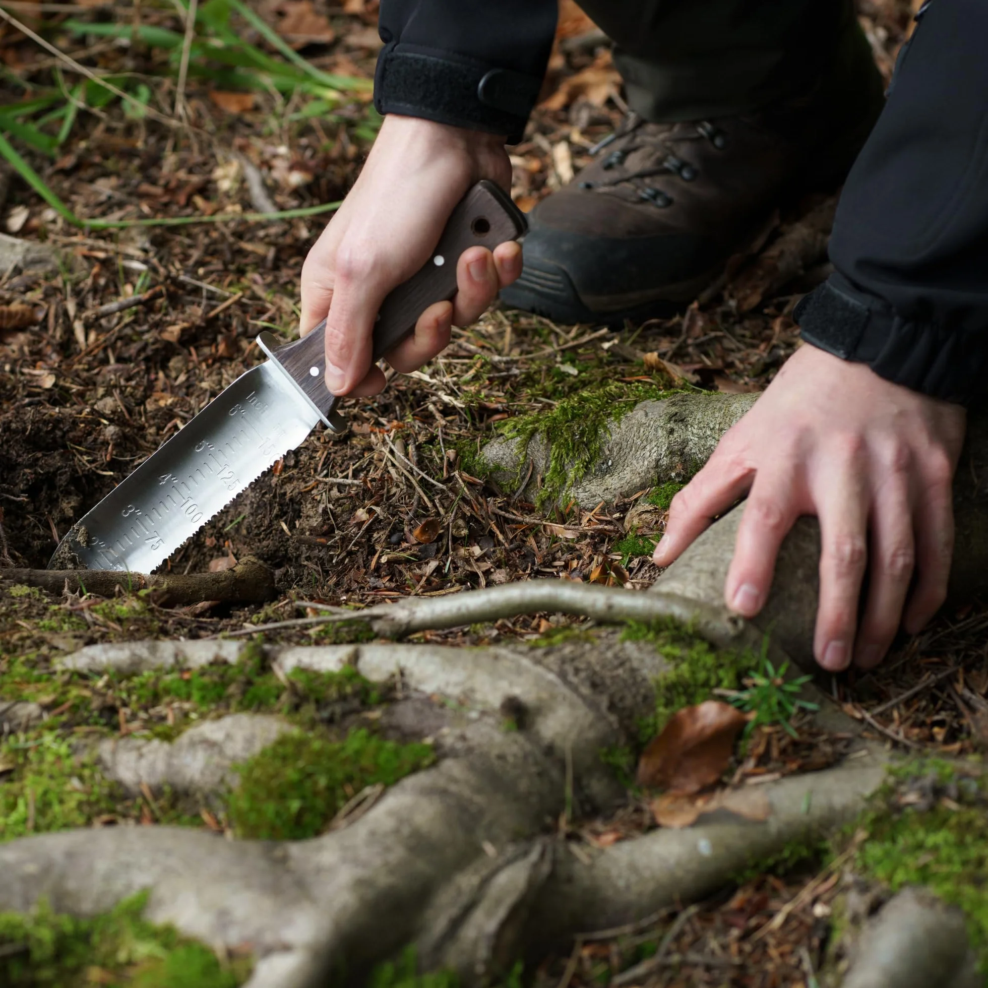 Digger Inoxydable Couteau de Jardin Pelle pour détecteur de métaux et Retourner à la Main en (avec Manche en Bois de wengé, Polyester Étui et meule de Travail)