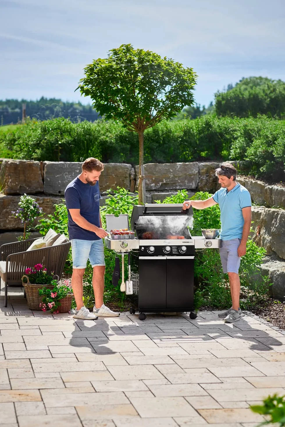 RÖSLE Coffret de fumage VIDERO acier inoxydable, boîte de fumage de qualité supérieure pour obtenir un arôme fumé dans un barbecue à gaz, acier inoxydable 18/10