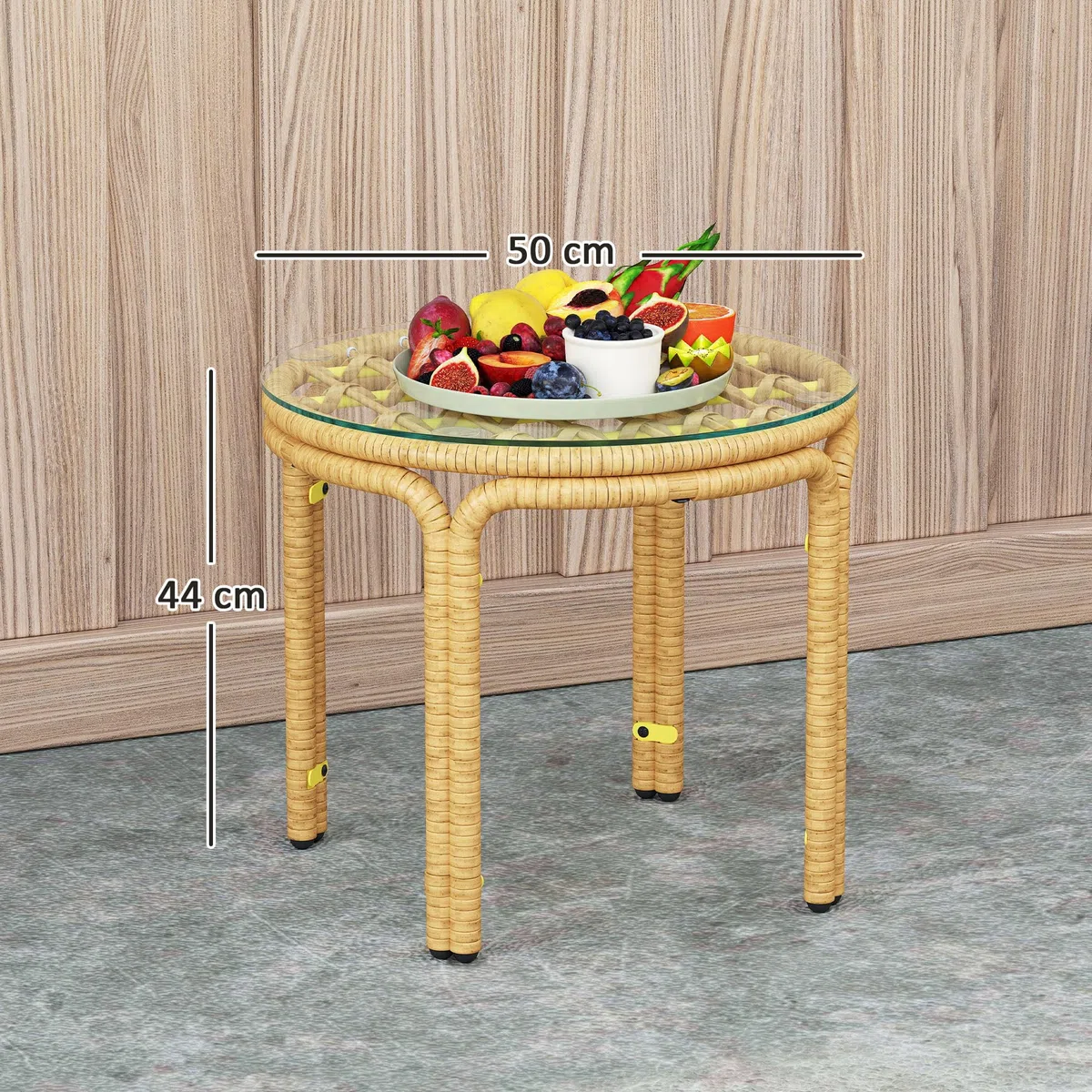 Outsunny Table d'appoint en résine tressée Ronde, Table Basse de Jardin avec Plaque en Verre, Facile à Nettoyer pour terrasse, Jardin, Balcon, Ø 50 x 44 cm, Jaune