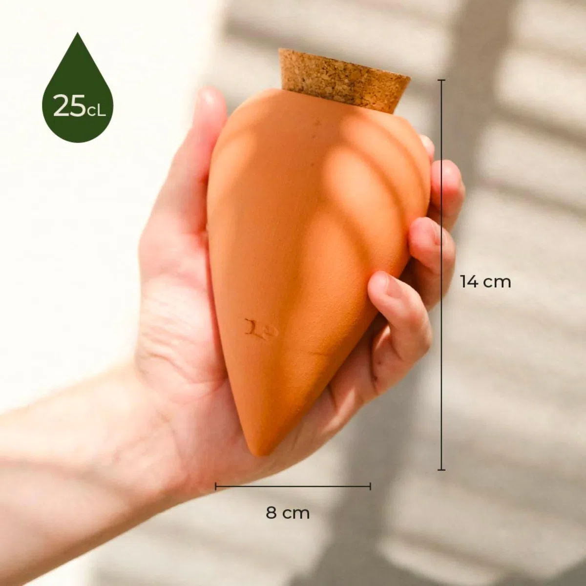 Pepin | Olla Terre Cuite à Planter | Arrosage Automatique et Ecologique pour Plante d'Intérieur et d'Extérieur | Système d'Irrigation Naturel | Autonomie d'Environ 1 Semaine | OYA Vert - 25cl