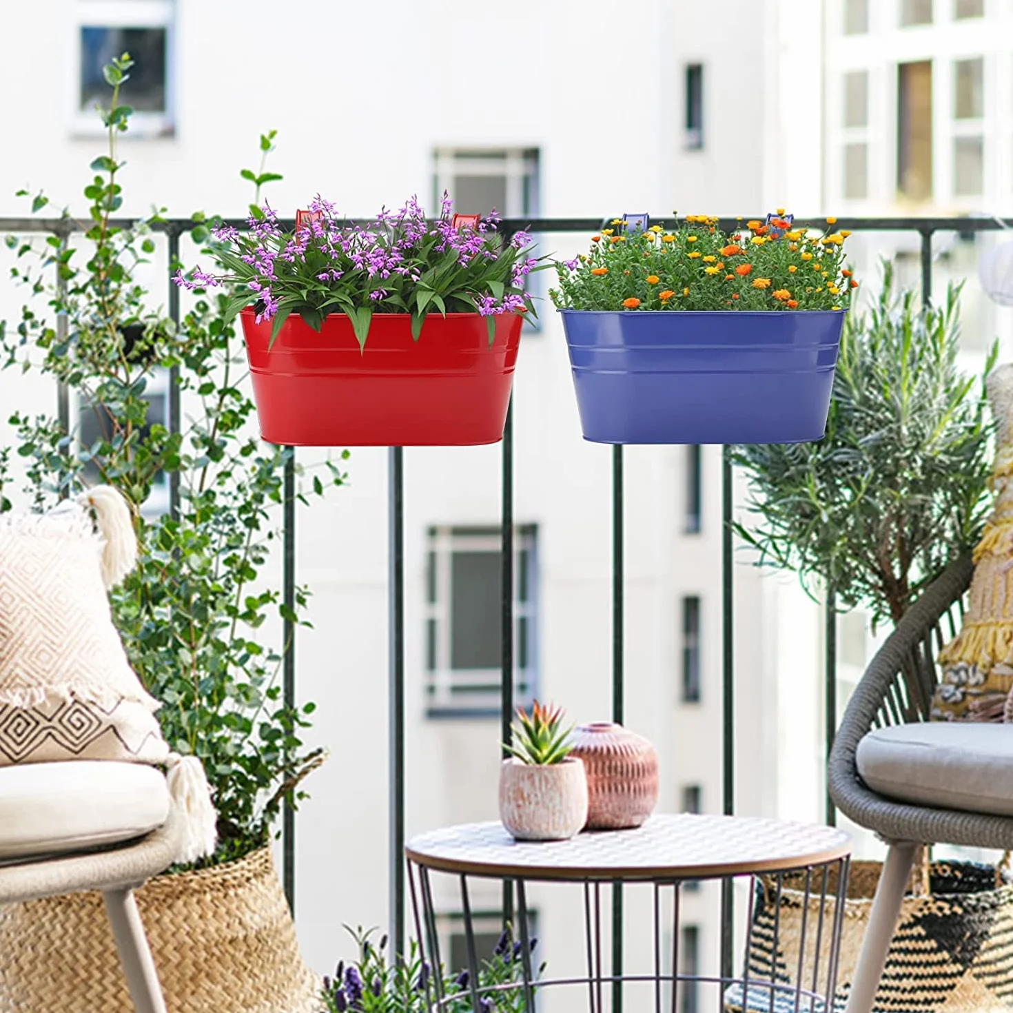 KAHEIGN 4 Pièces Métal Pots de Fleurs Suspendus, 27,5CM Grands Pots deFleurs Seau à Fleurs Suspendu avec Crochet Amovible pour Balcon Clôture Jardin Maison Décor (4 Couleurs)