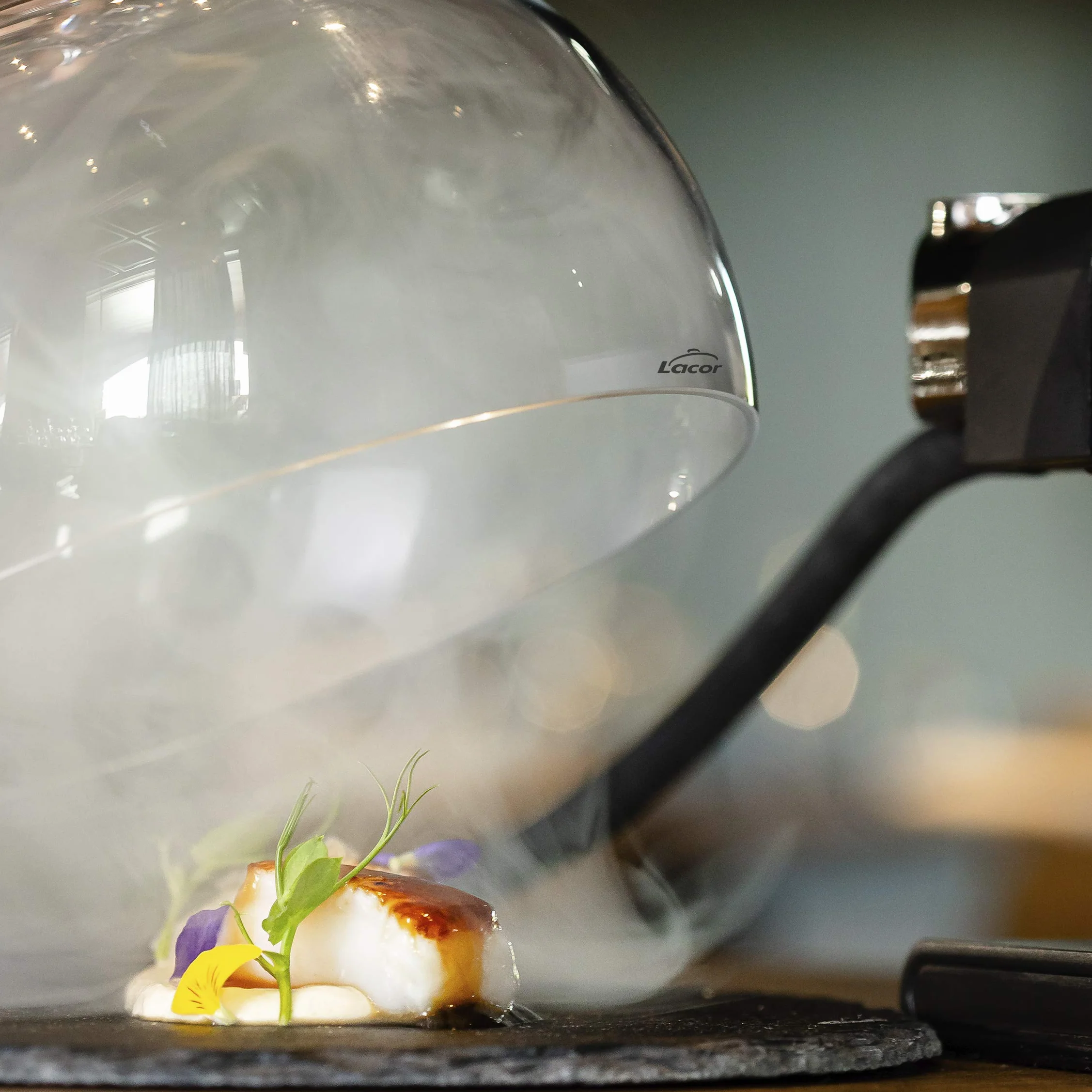 Lacor 61816 Magic Food Smoker Bell with Glass Lid with Valve, Allows Smoke, Steam and Flavouring for Smoking and Flavouring Food, 20 x 12 cm, Black, Clair