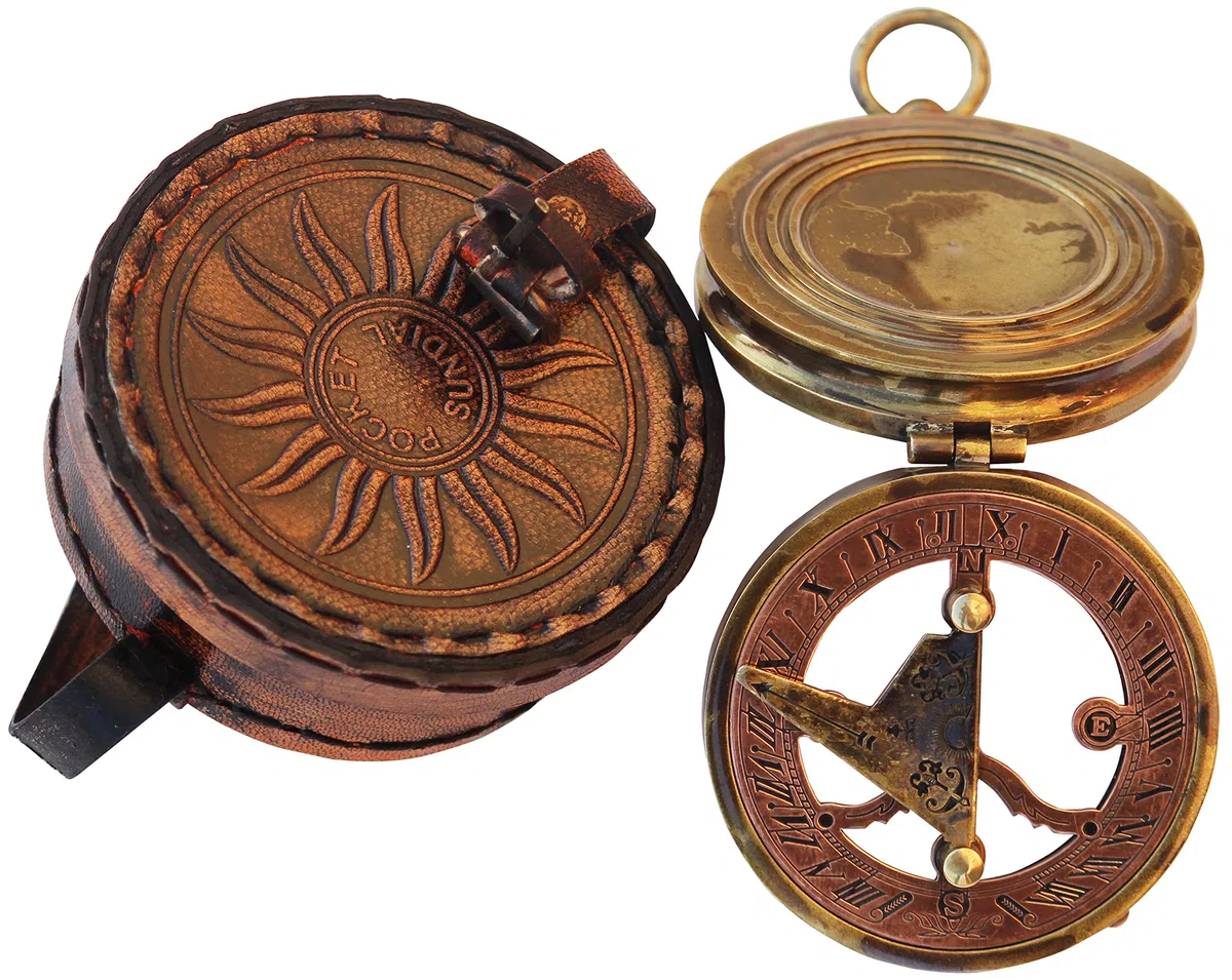 Cadran solaire boussole en laiton avec étui en cuir - Horloge solaire - Accessoire Steampunk - Cadeau nautique - Cadeaux de mariage pour lui - Montre cadran solaire