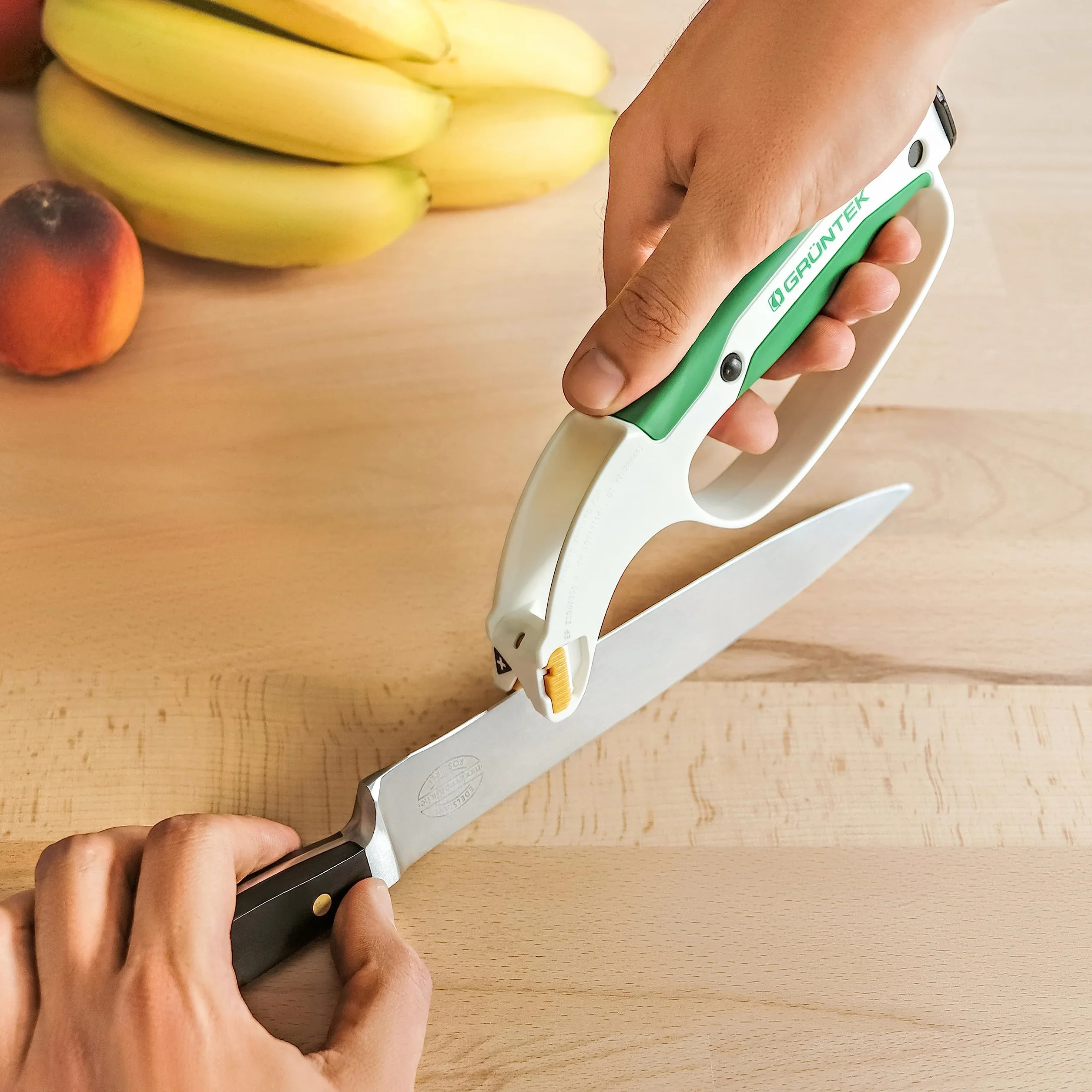 GRÜNTEK Aiguiseur Professionnel Sécateur Couteaux, Ciseaux de Jardin et Cuisine Couture Cisailles. Avec 7 cartouches interchangeables.