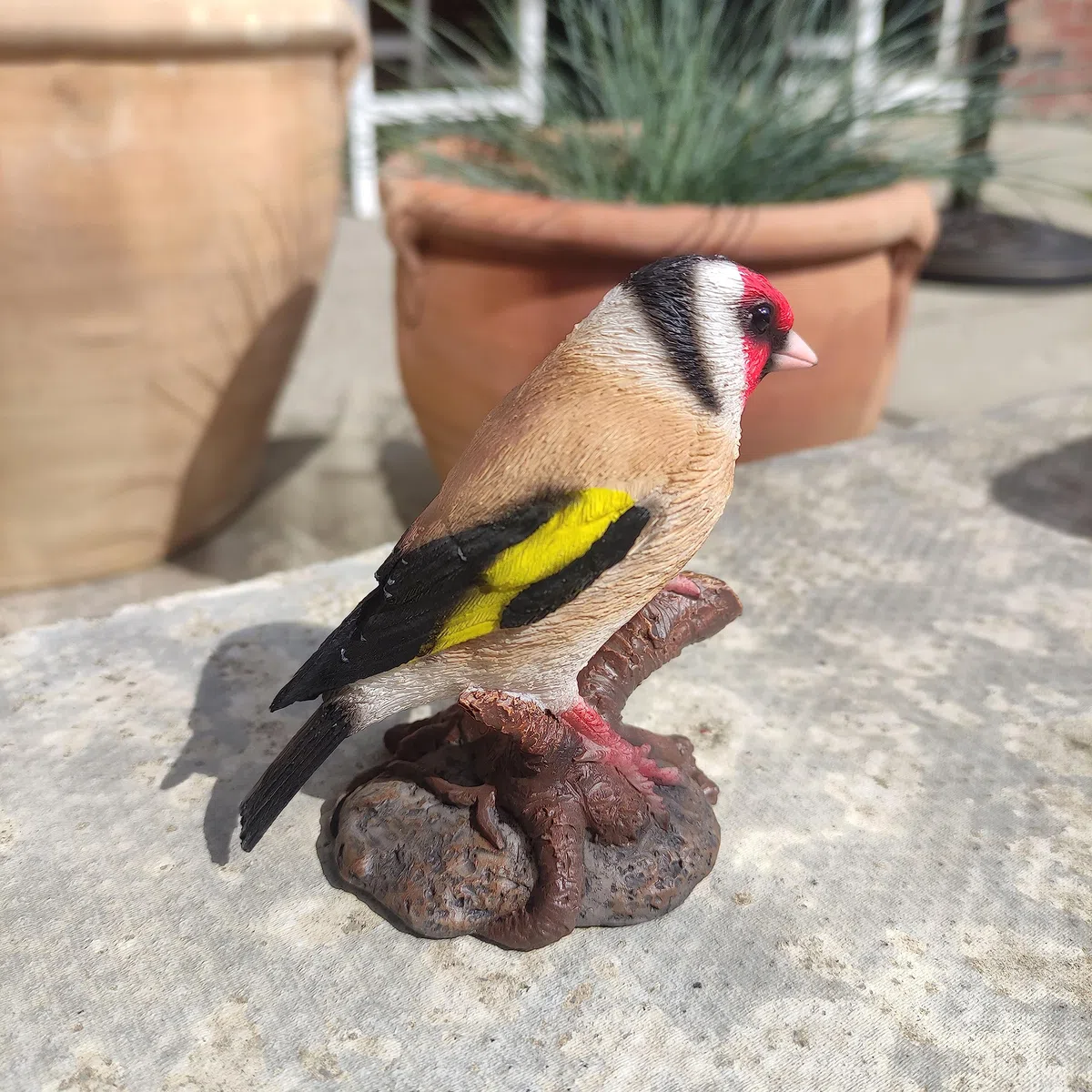 Vivid Arts WBC-GOLF-F Décoration pour la maison ou le jardin en résine en forme d’oiseau chardonneret