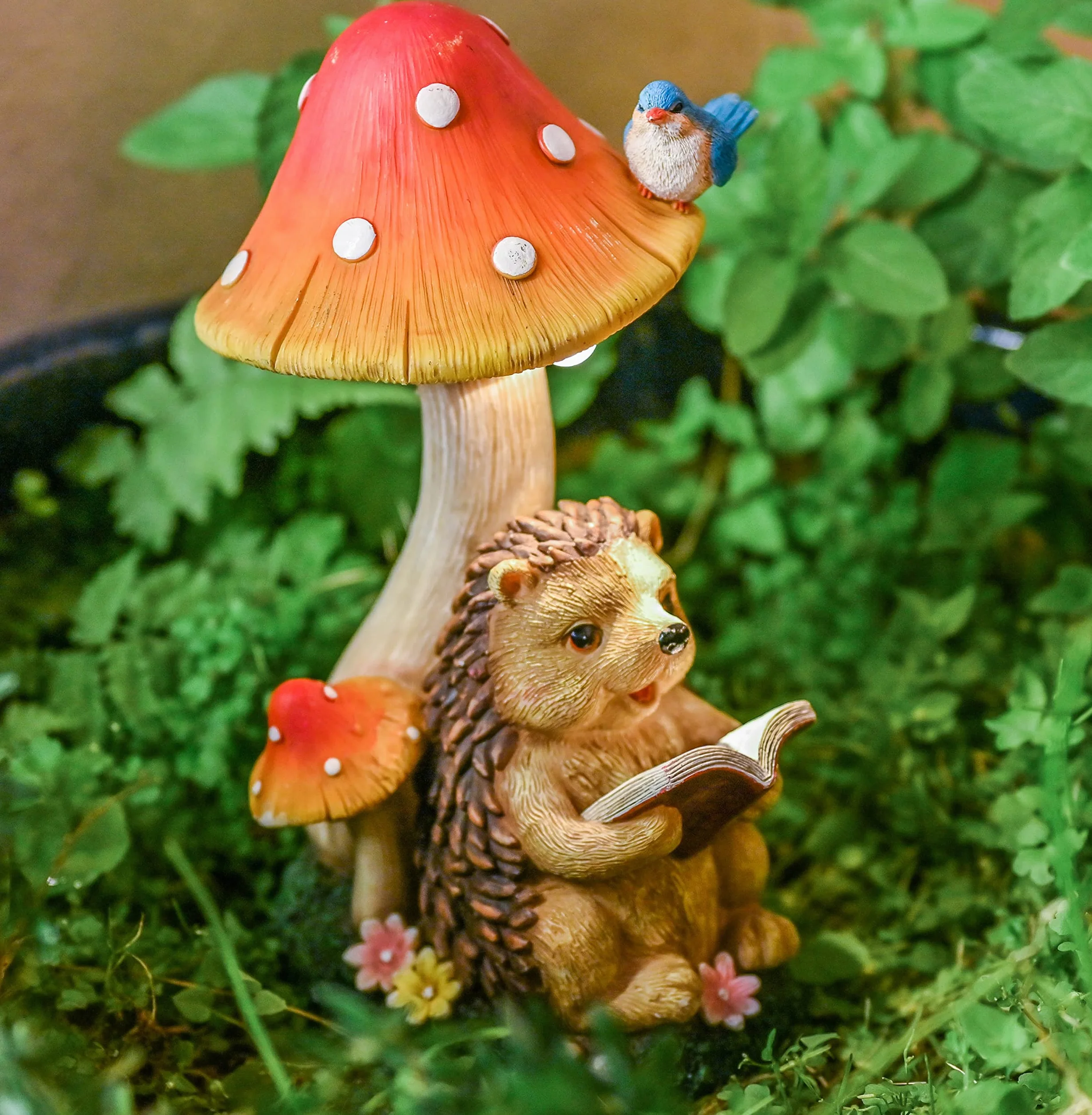TERESA'S COLLECTIONS Decoration Jardin Exterieur Hérisson et Champignon,Figurine d'animaux avec Lampe Solaire, Décor d'art Original,17.5cm,Cadeau Femme (M)