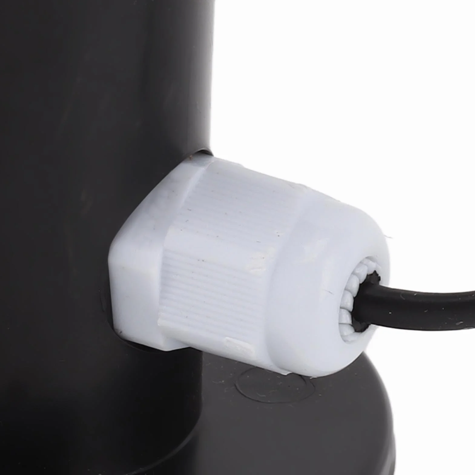 Capteur de Vitesse du Vent, 0-3,8V 3 Tasses Capteur Anémomètre avec 8M Câble étanche, Trou de Montage de 4cm, Détecteur de Mesure du Vent Anti-interférence