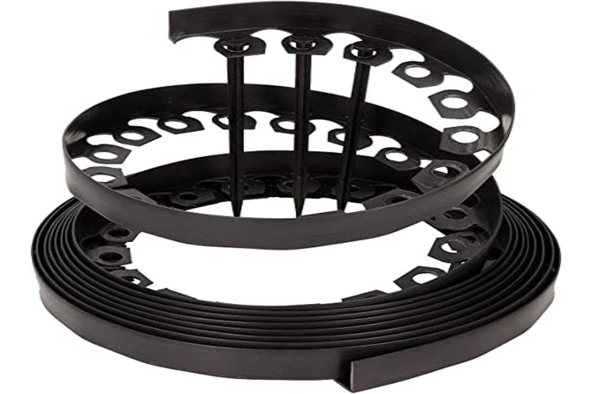 GARDENIX Bordure de pelouse en Plastique LineBORDER Flexible, 20 ancrages au Sol, Longueur 10m, Hauteur 4cm, Noir