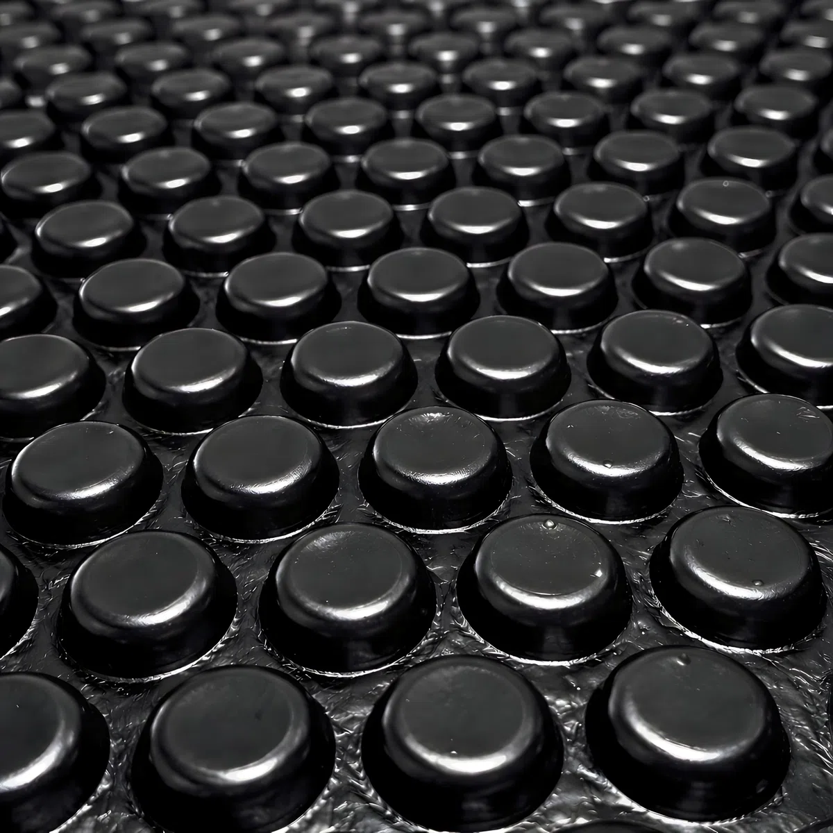 Bâche à Bulle Piscine 4 x 2 m | Épaisseur 300 Microns - Épais et Durable | Bache Bulles Rectangulaire 12 Tailles Disponibles | Noir | Ravigarden (4 x 2 m)